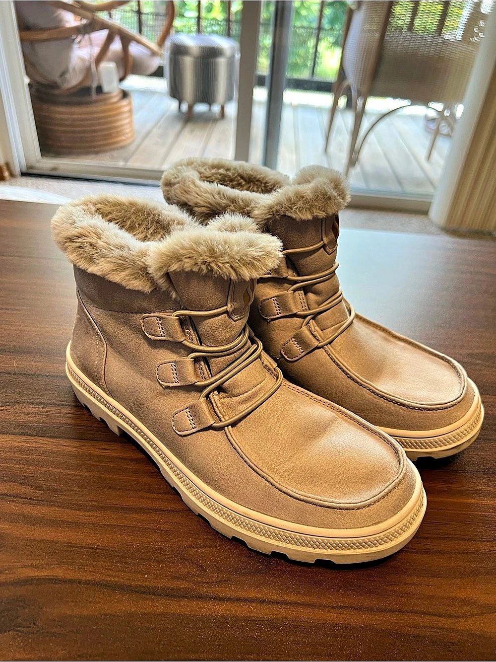 Sketchers Winter Boots Grey US 6.5 Like New